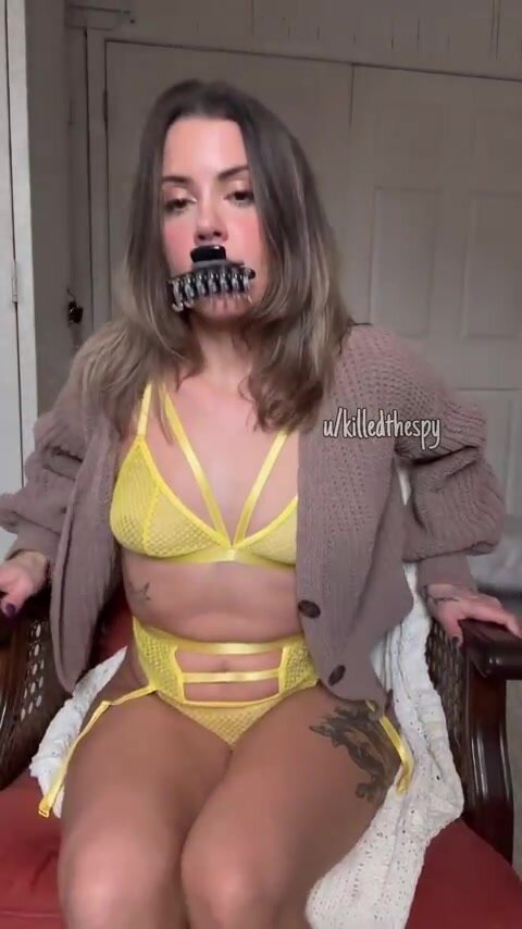 It’s cloudy outside so bright undies it is ⛅️