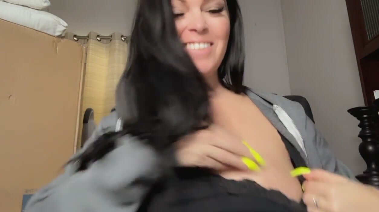 I love teasing my co-workers on zoom …