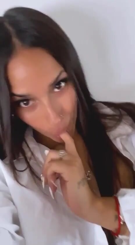 Horny Latina looking to get fucked