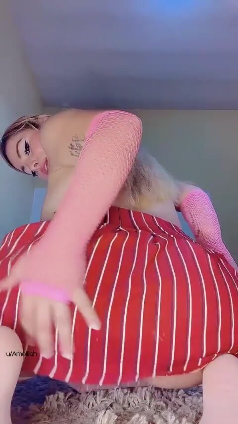 My ass needs some spanking and licking ;)