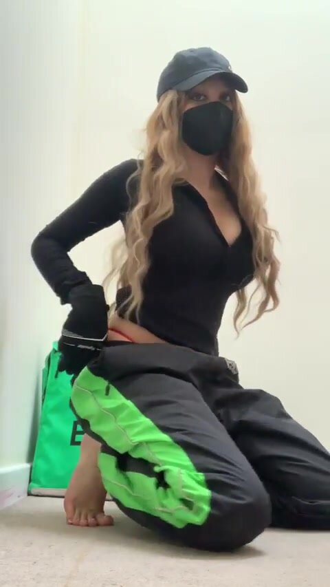 wish you would lick my asshole and my toes