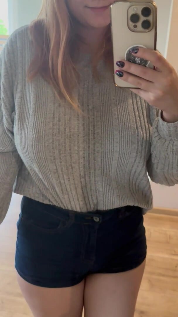 Just your average nextdoor girl :3