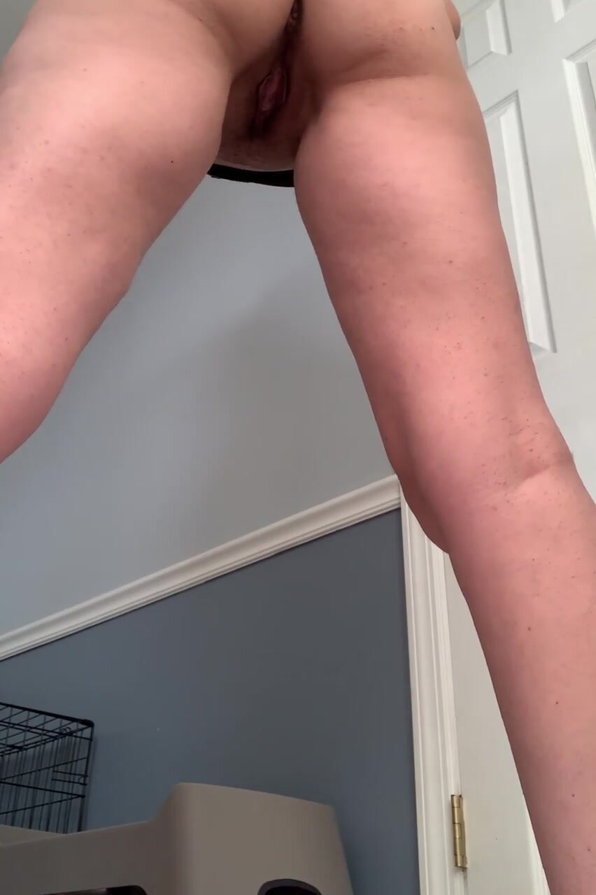 I love when the pee runs down my legs.