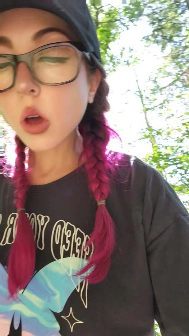 Barefoot Pee Outdoors