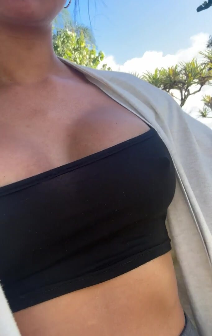 I love the thrill of flashing…plus my tits look great in the sun :p