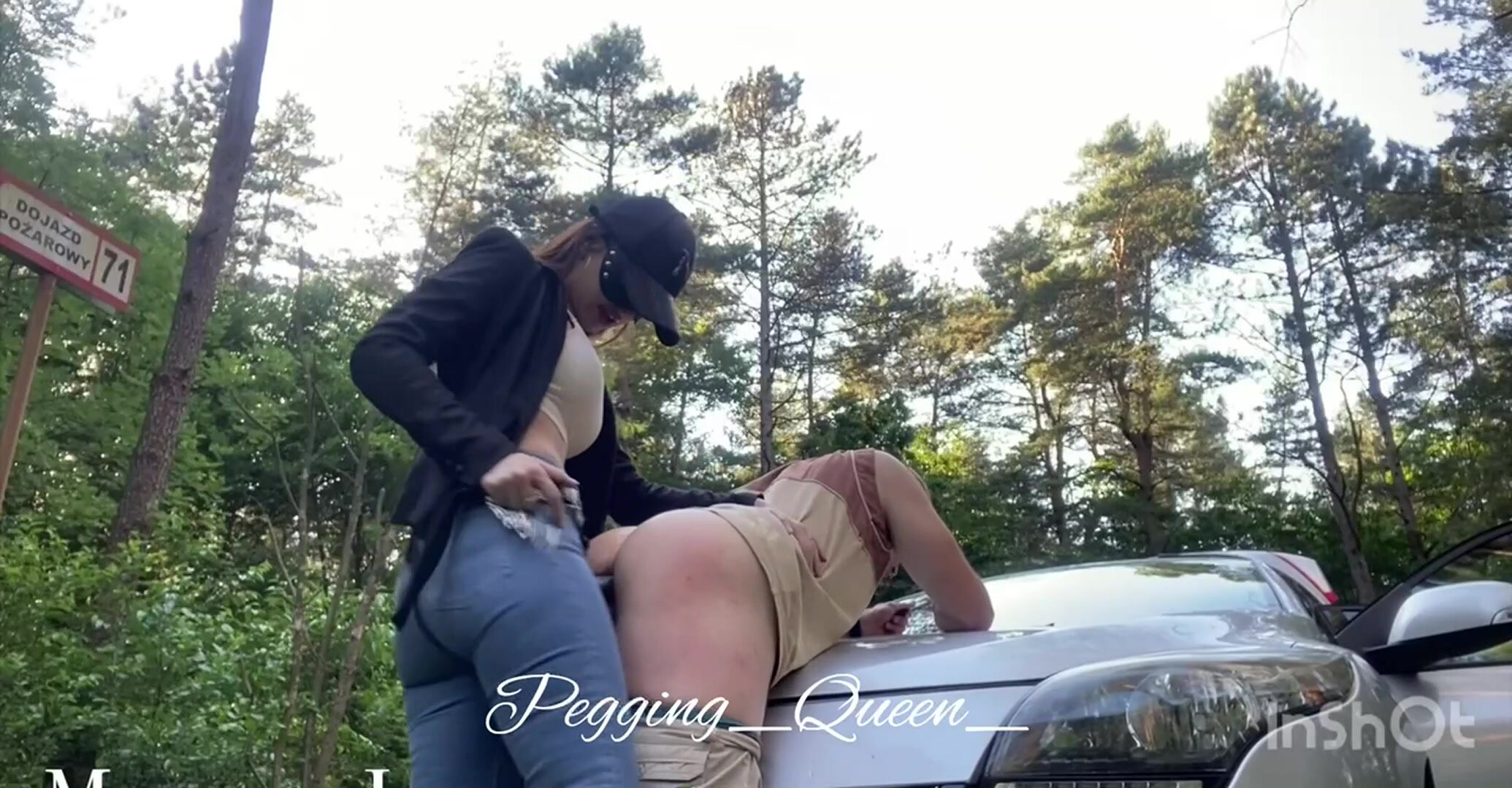 Slut was driving me home when I told him to stop and take off trousers