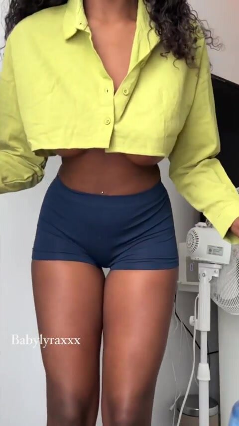 I know you came for tits… but I want to show you some ass too ;)