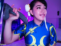 Chun-Li Gagging on Rubber Cock and Shaking Big Ass On It - Webcam