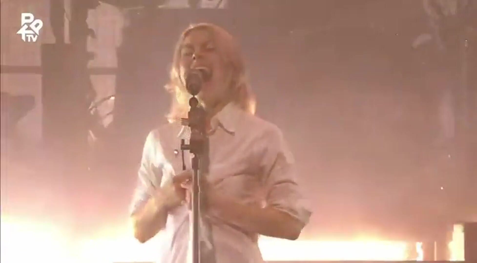 Phoebe Bridgers on stage