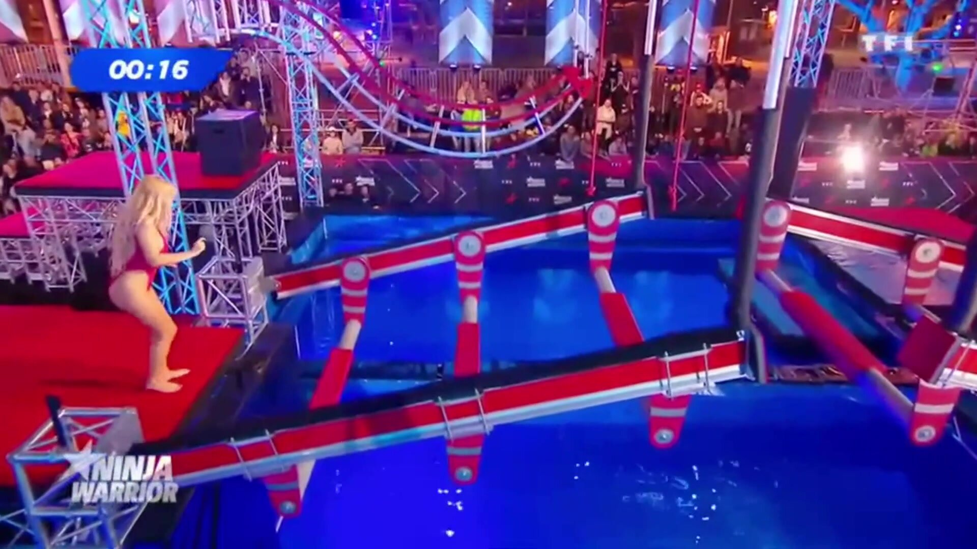 Contestant Strips On Ninja Warrior France
