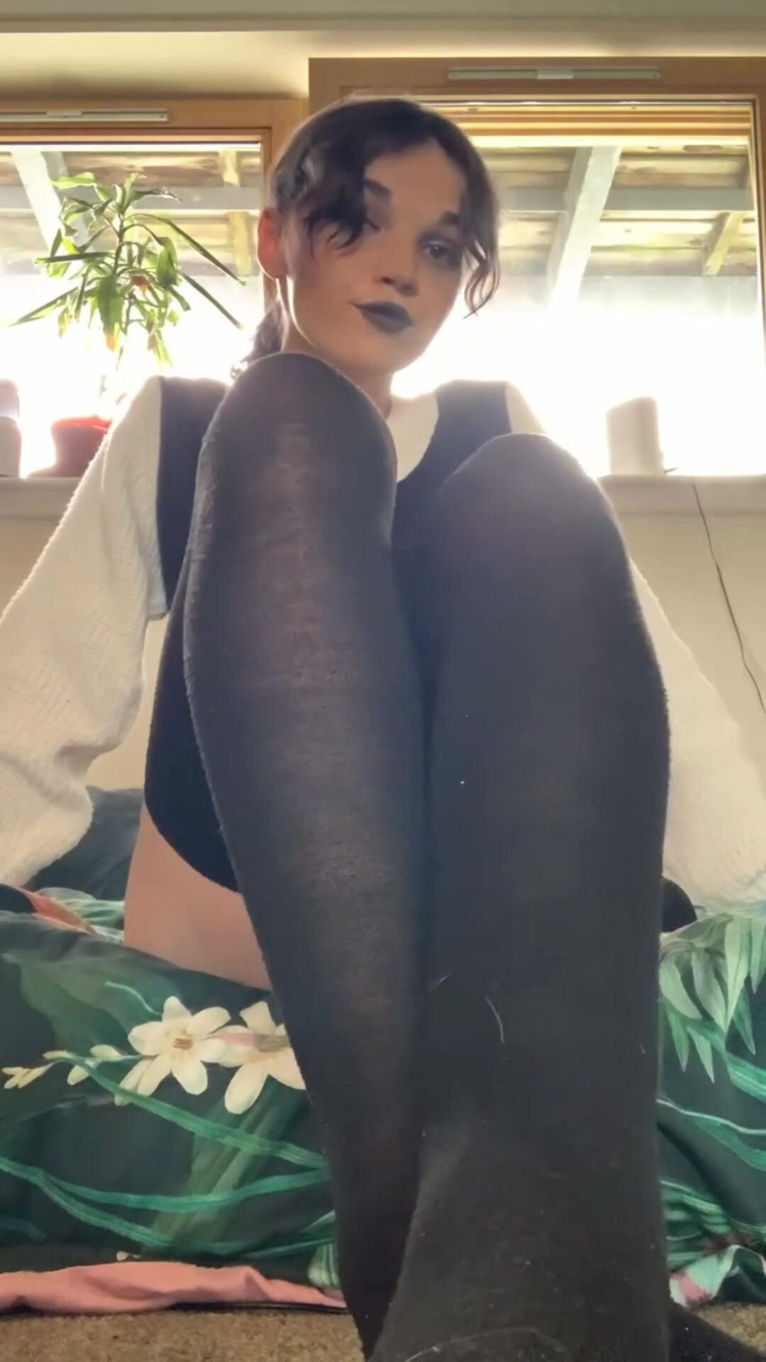 Do nerdy goth girls turn you on? ✨