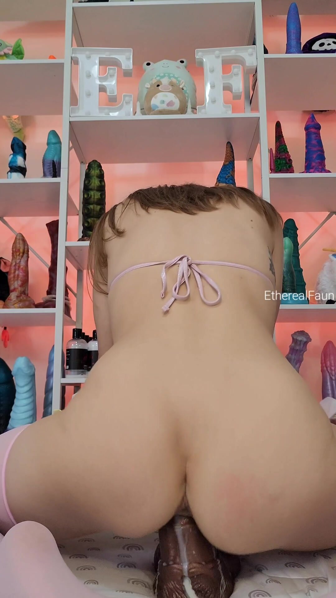 A little grind & wiggle before I get a big creampie