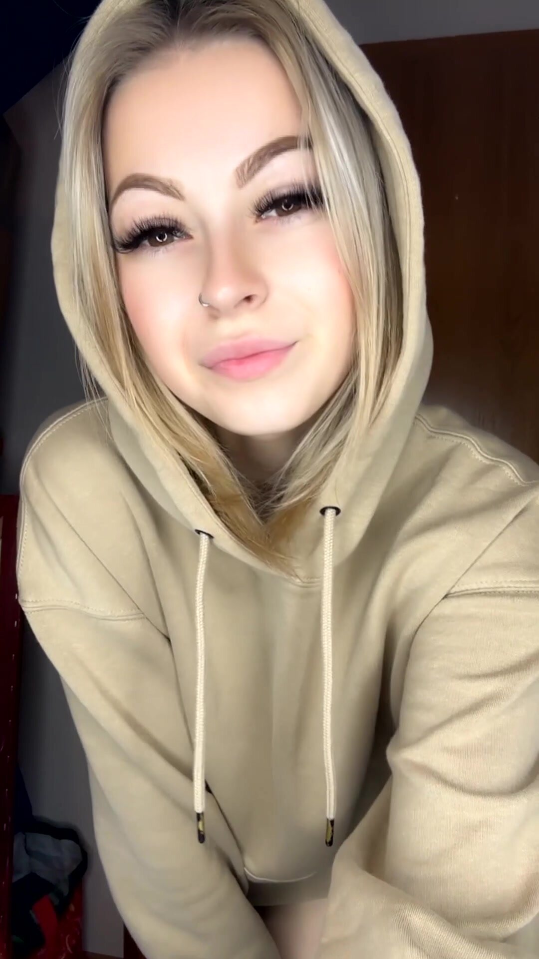 Applying to be your pale doll