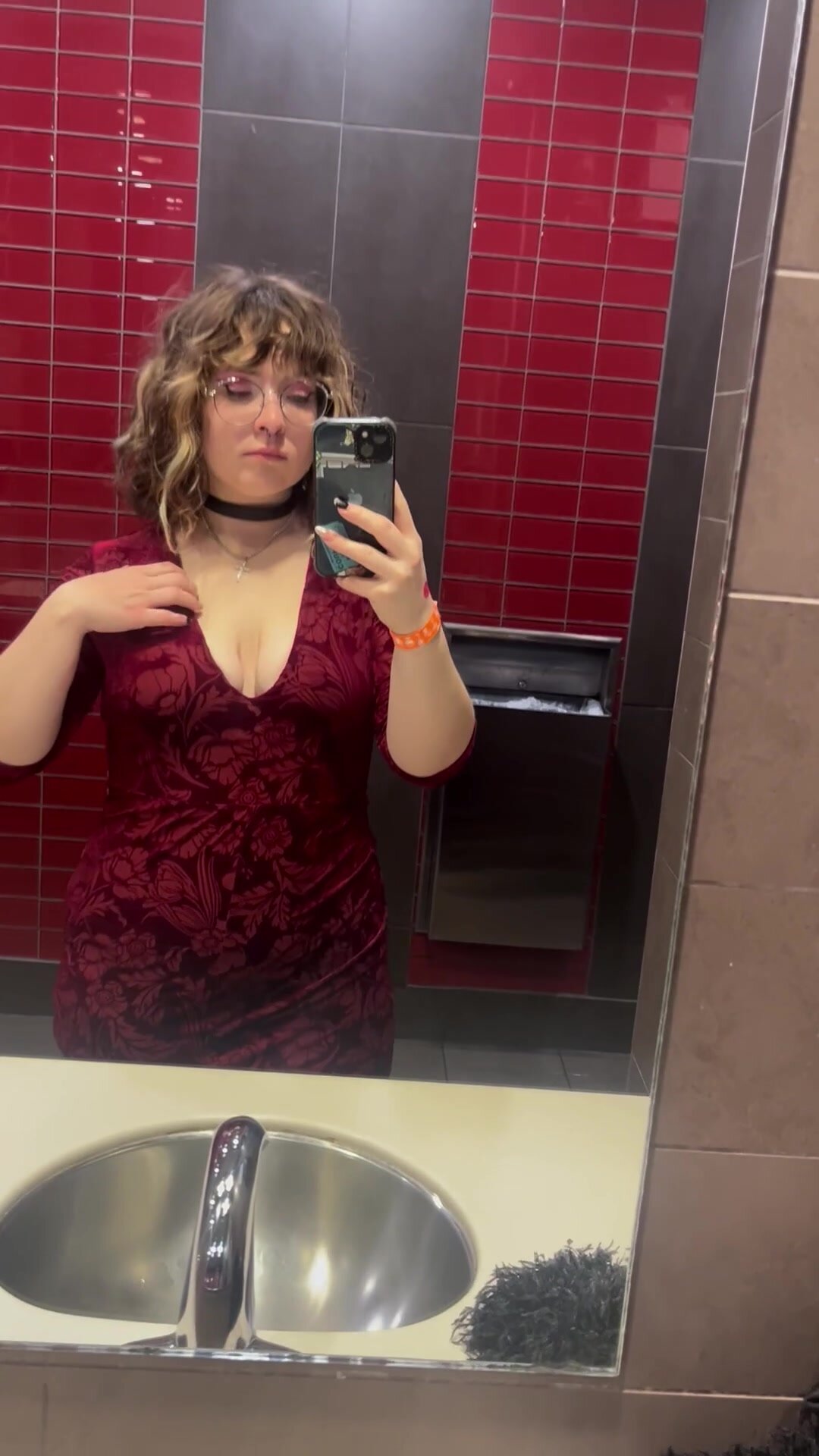 Flashing my chubby body in public <3