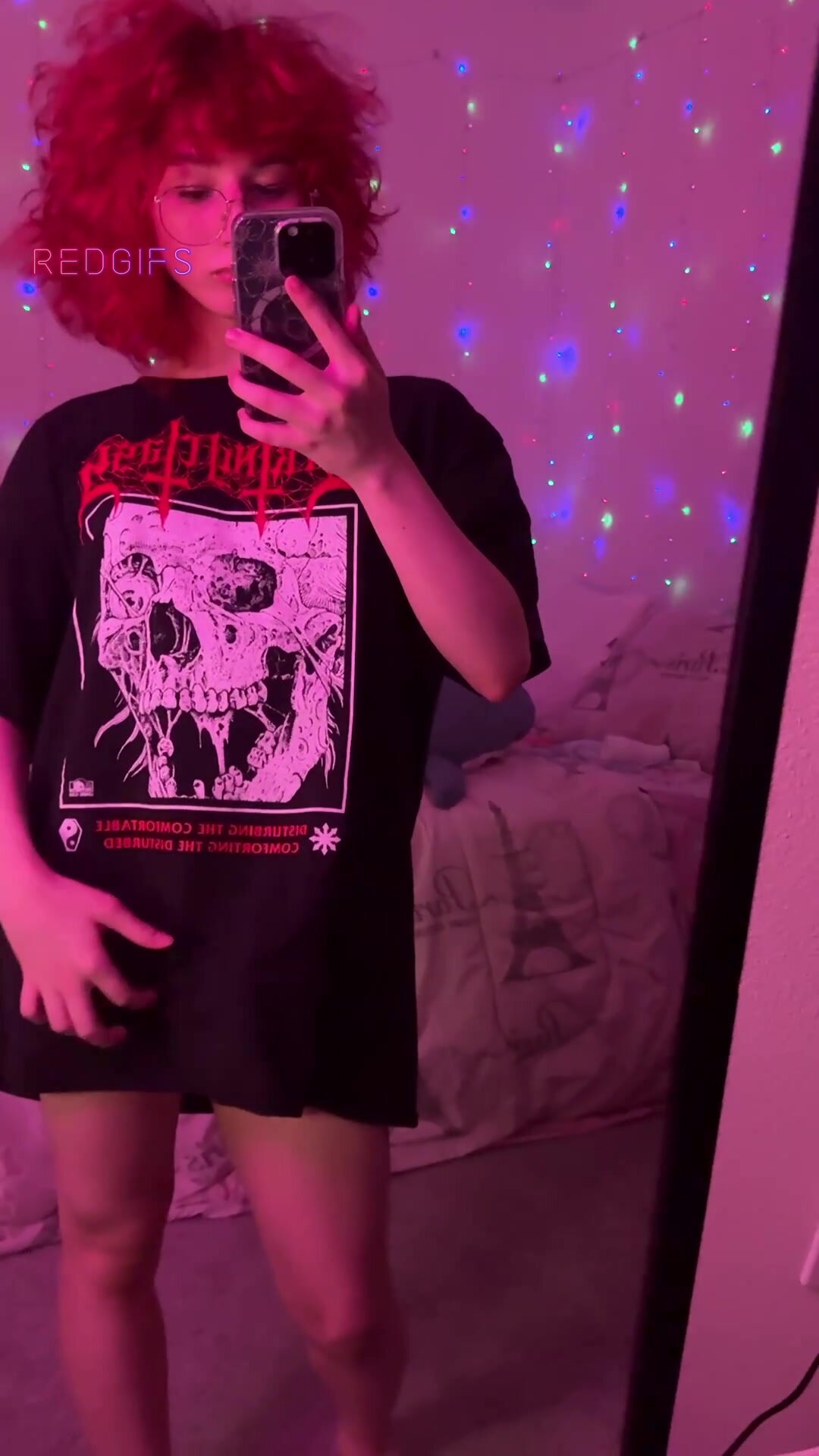 5 foot emo trans girl anyone?