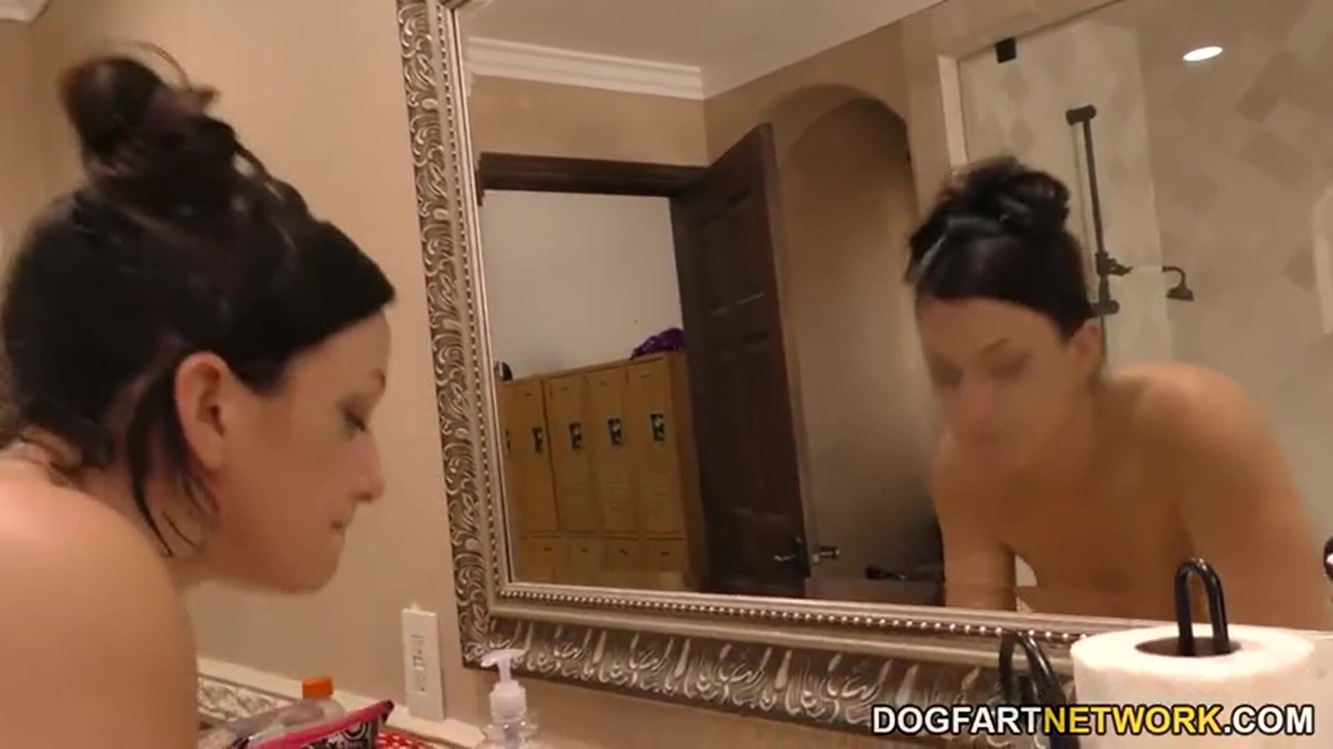 Jennifer White swallowing an extra load after the shooting is done