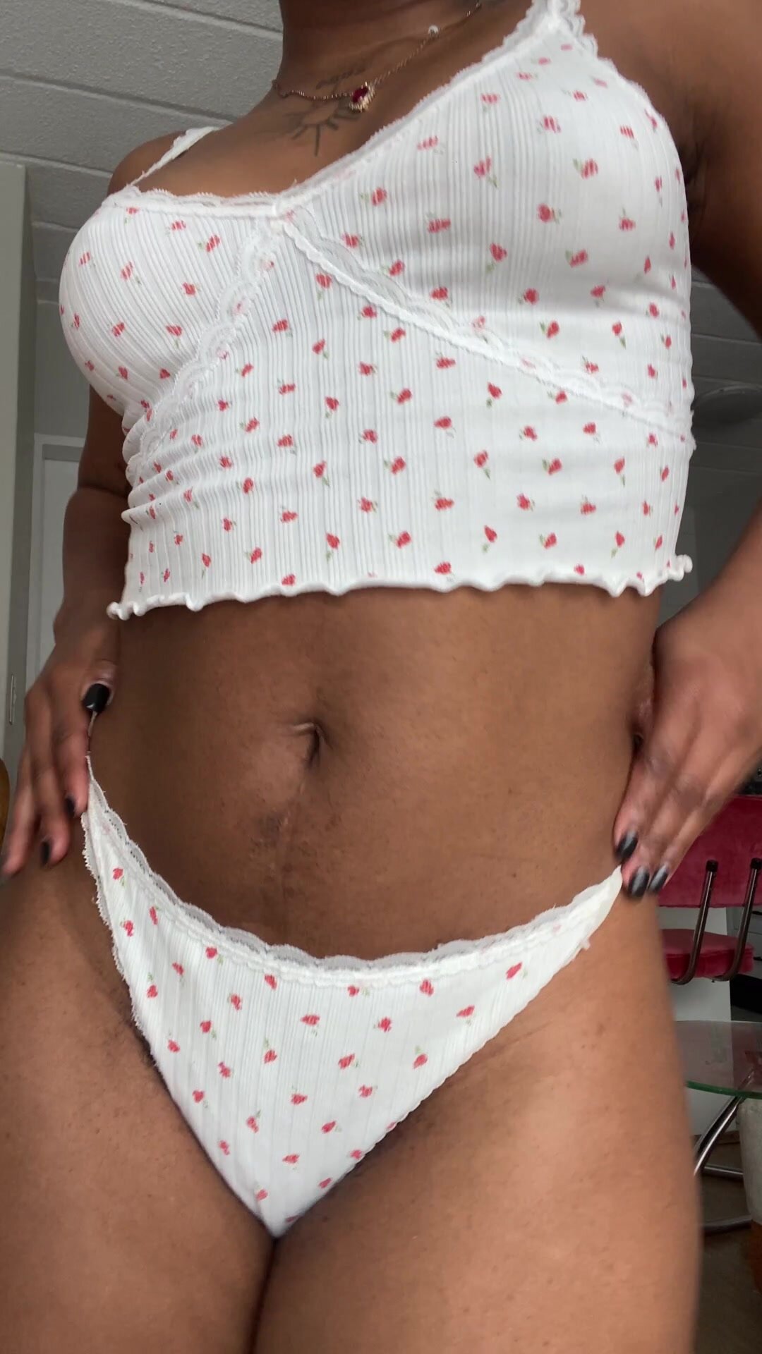 4'11, 100lbs of dark chocolate, built for your cum