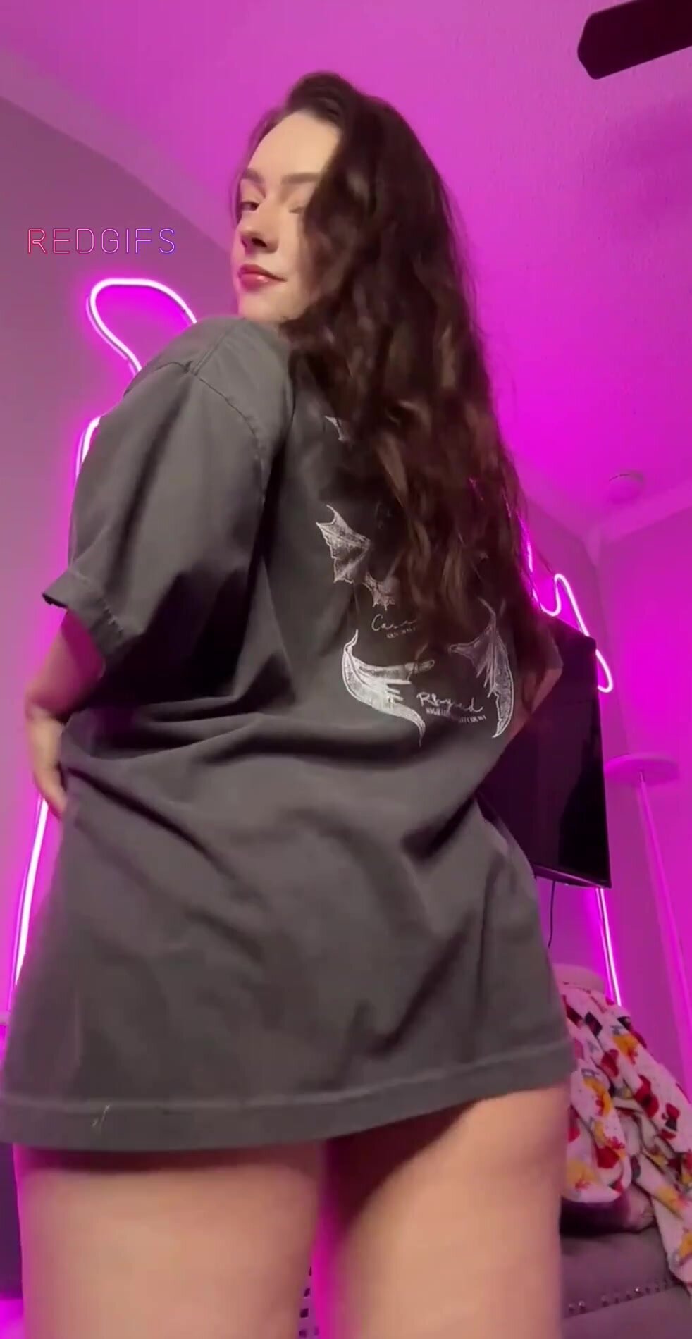 If I asked u on a first date to fuck me without a condom, wld u do it? :)