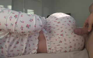 Morning Creampie with Big-Titted Brunette Roommate in Pajamas – Cozy POV Fun