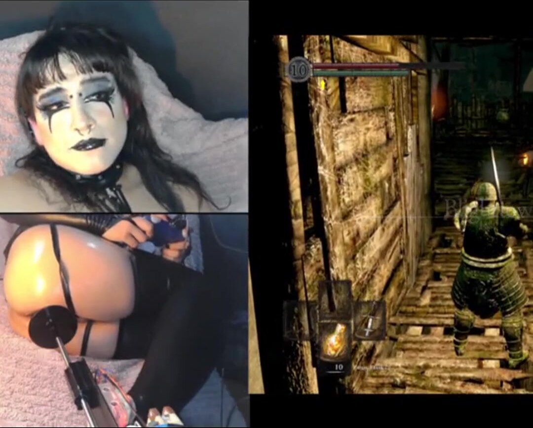 Episode 4! almost 02:16hrs crawling through Blighttown. Now very death really wrecks my poor little hole. Faced mommy Quelaag, rang the second bell, and the path to Sen’s Fortress is finally open! But before that, I swung by to pay Capra Demon a visit ‘ca