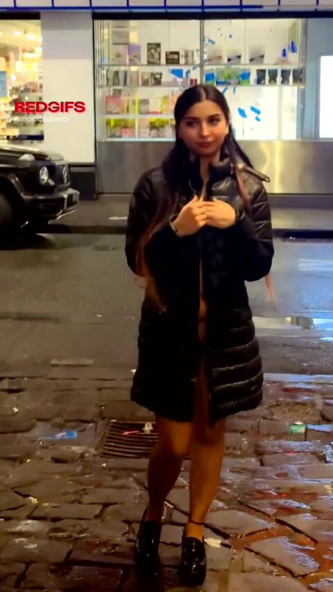 Flashing my nipples out in cold