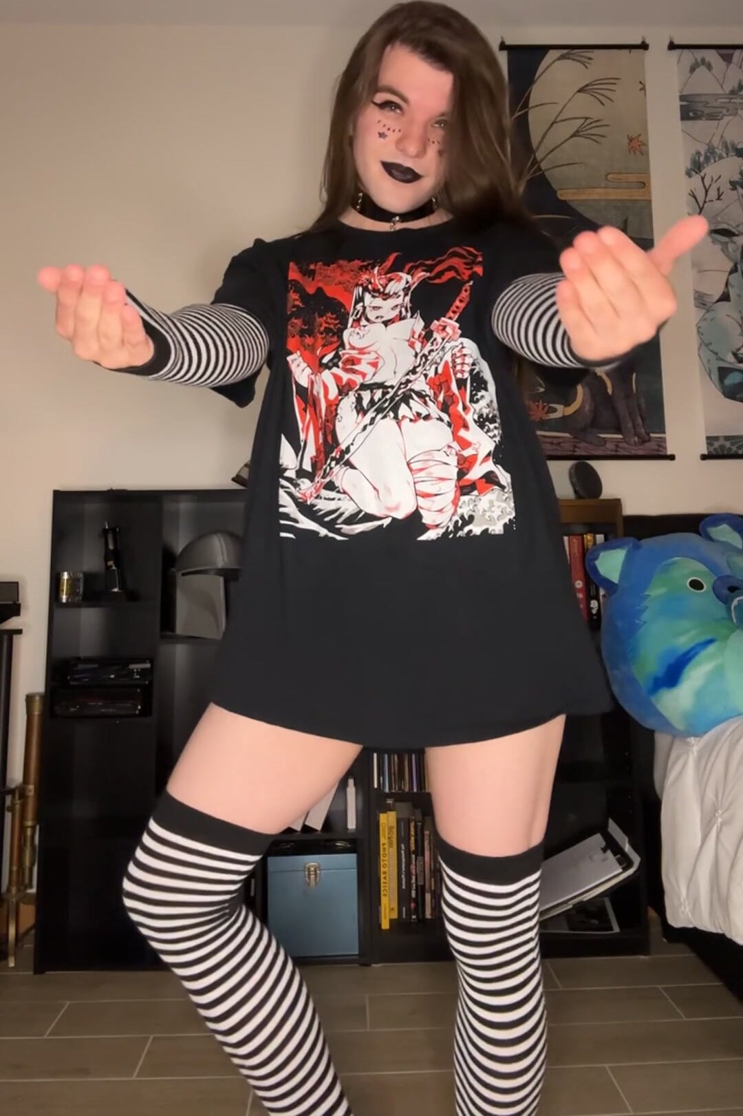 I need another girl too cuddle and fuck any volunteers?