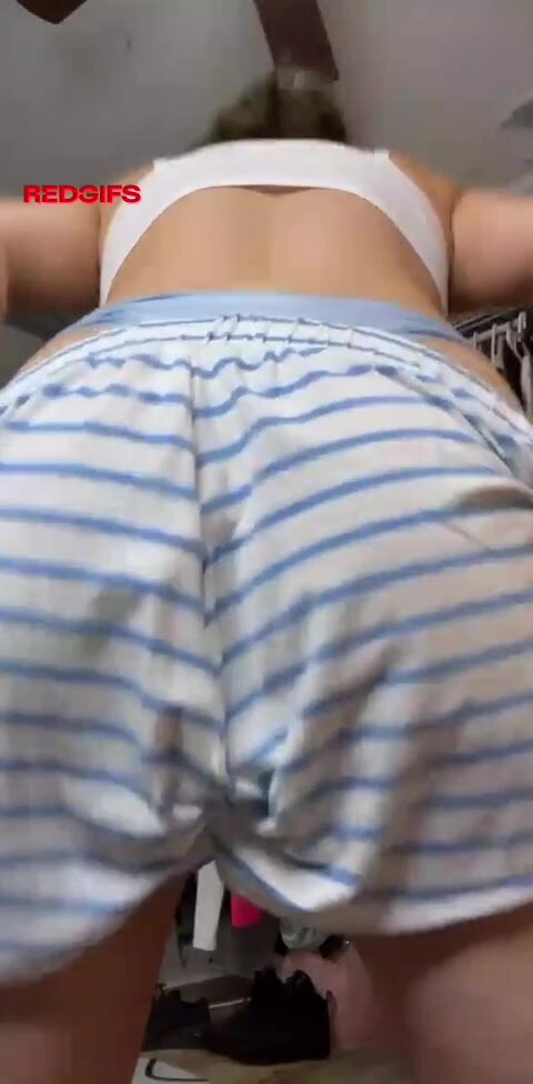 From a guy's perspective, what feels better: ass or pussy? :)