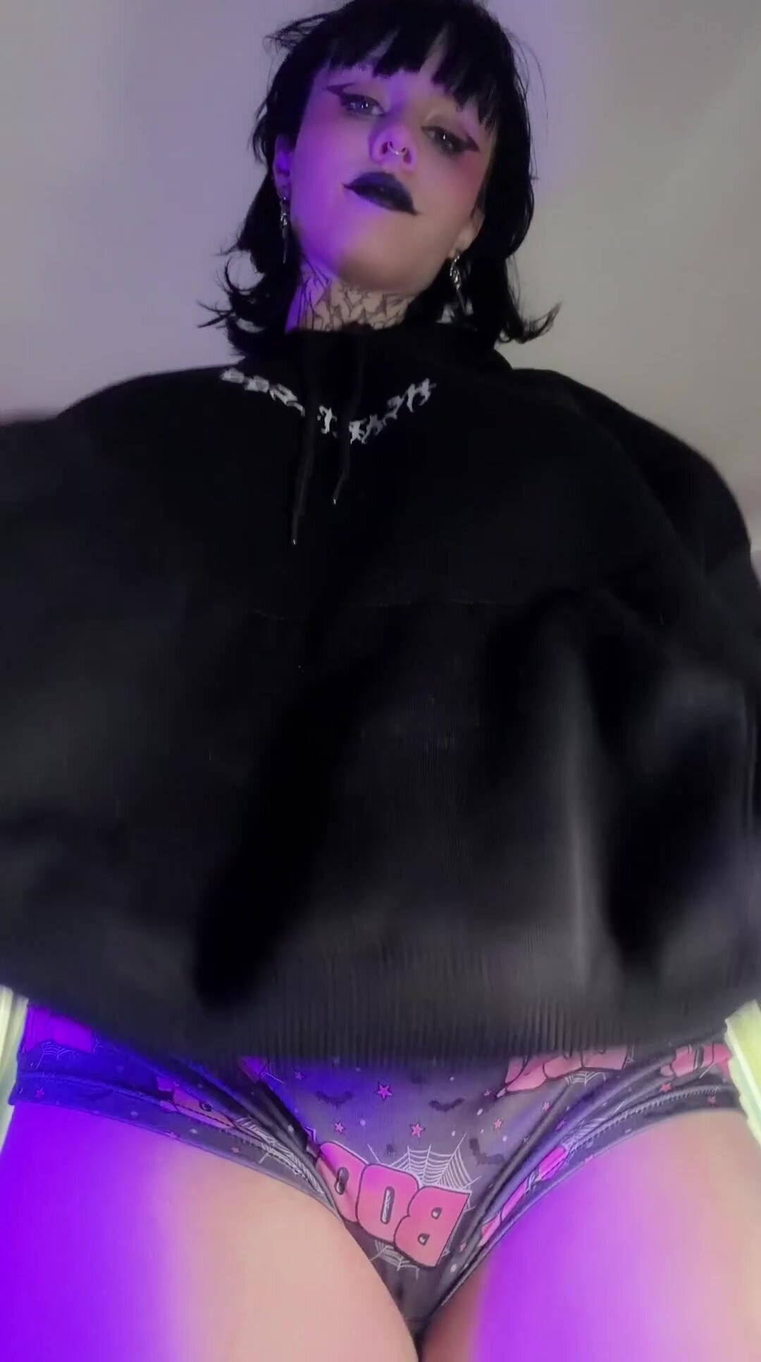 i wore your hoodie i aint giving it back