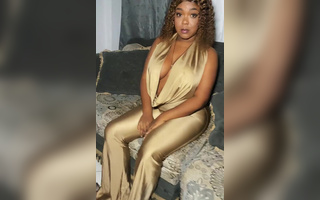 Night shaking of tight pussy of big-assed ebony stepdaughter in POV