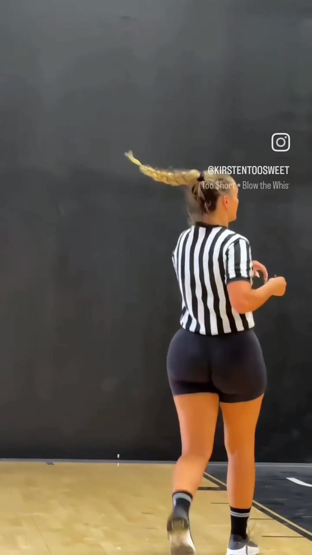 Ref makes the game a bit Distracting