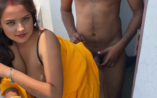 Indian bro-in-law ends up smashing that rural pussy after a small gift