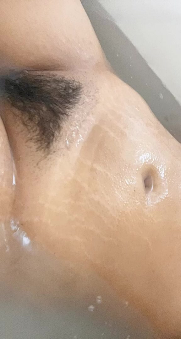 can’t believe some people won’t eat me out bc of my bush, when it’s so cutee—