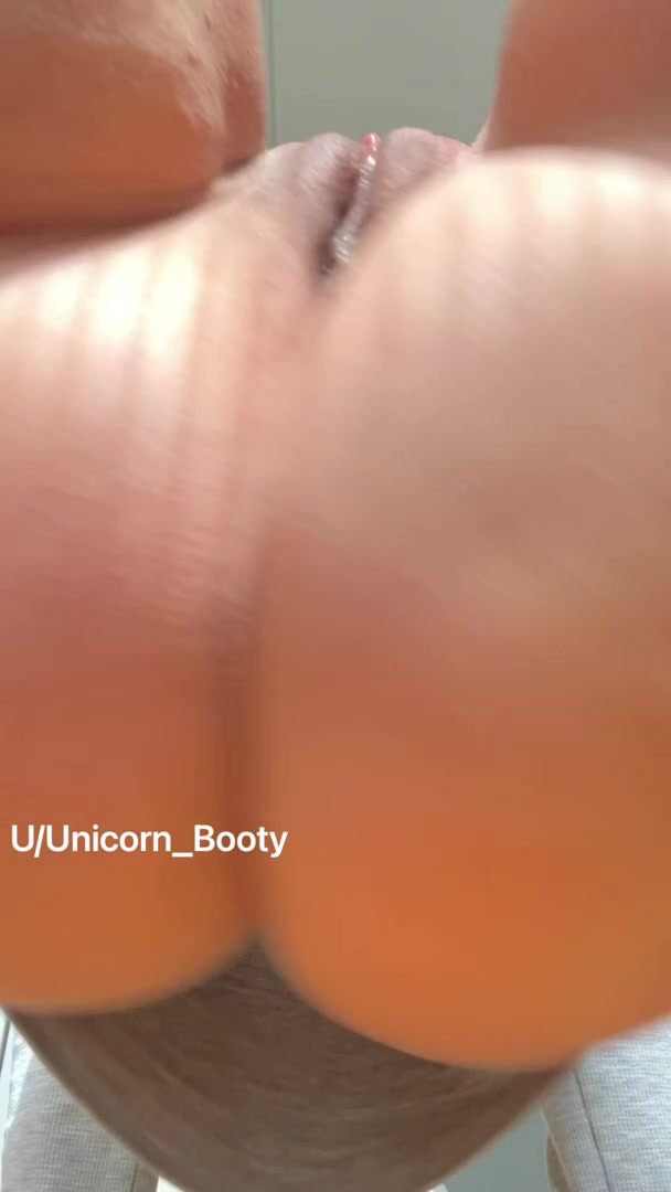 Let me jiggle these phat cheeks in your face