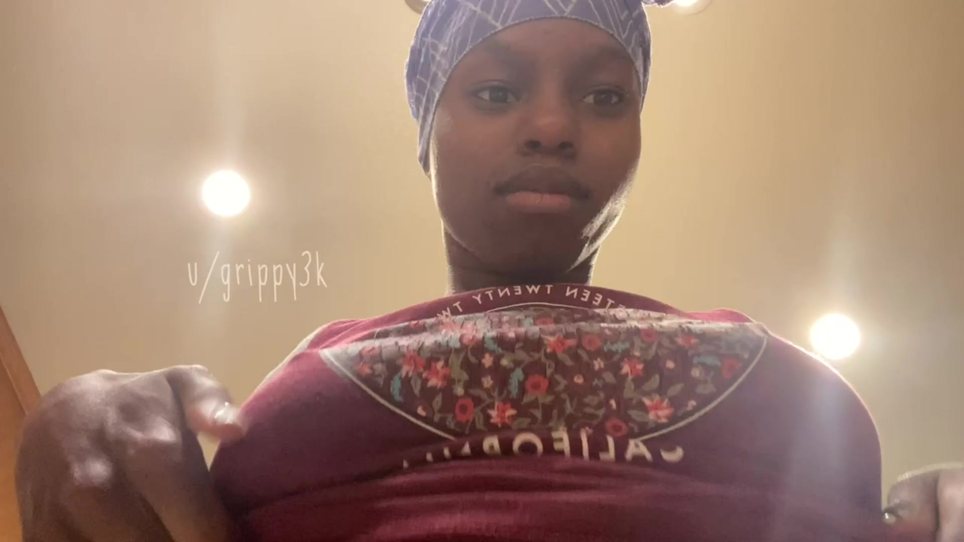 You know what I need right now? A dick down my throat. Ohh and a kiss 