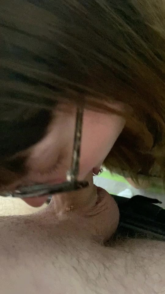 I should make a deepthroat advent calendar : one BJ a day, everyday, till Christmas.