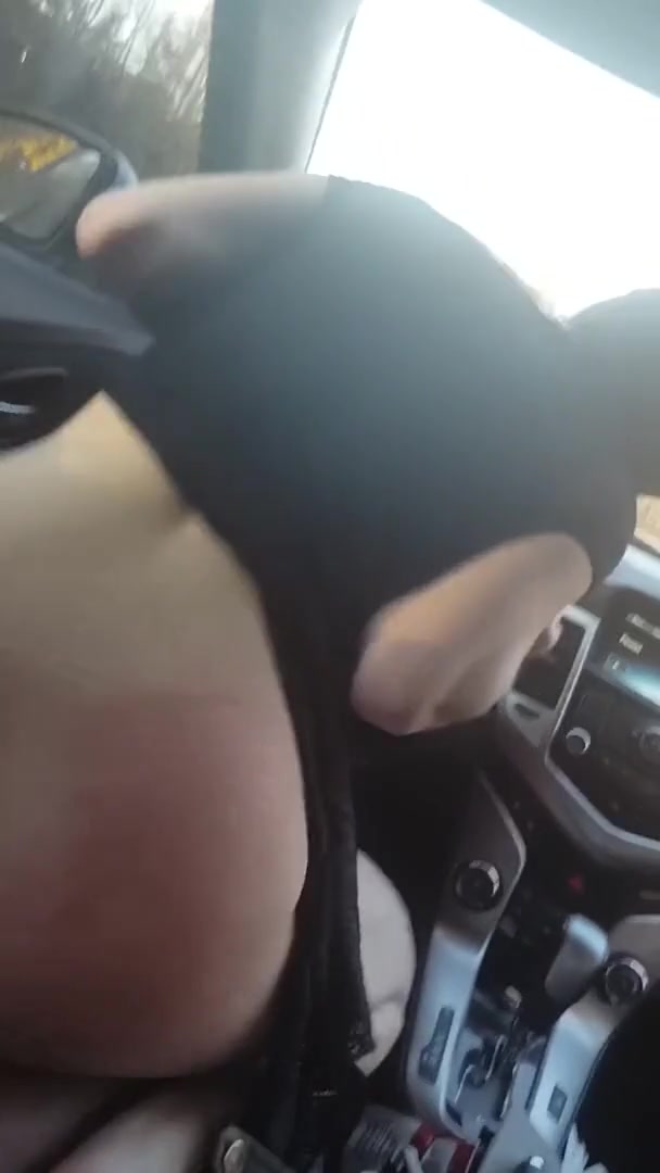 Short-haired pawg fucking BBC in the car