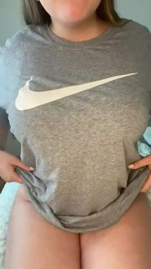 Finally I feel comfortable enough to show my chubby tummy... plz be nice