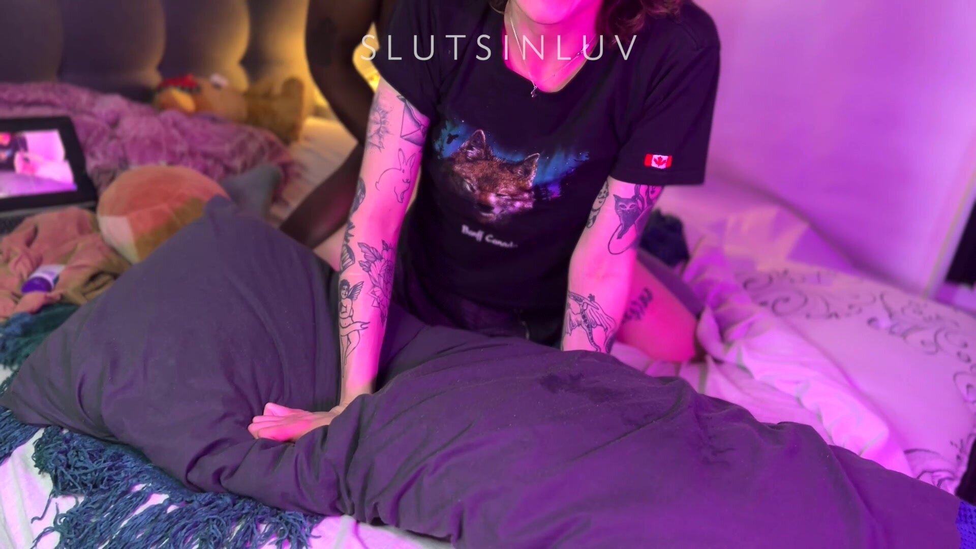 talking dirty while teddie blows my back out into an intense O