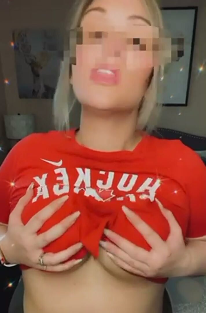 I’m so nervous! This is my first ever titty drop, I hope you guys and gals like it