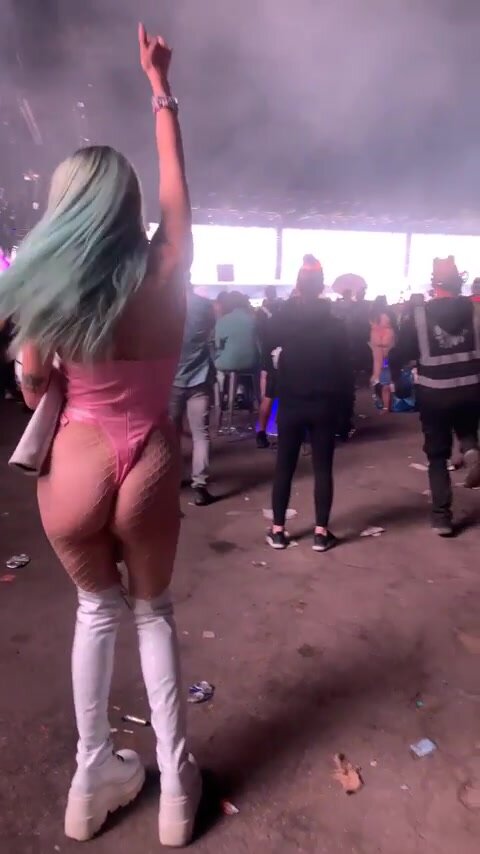 Shakin' my booty off at 5am to Kayzo at Circuit Grounds