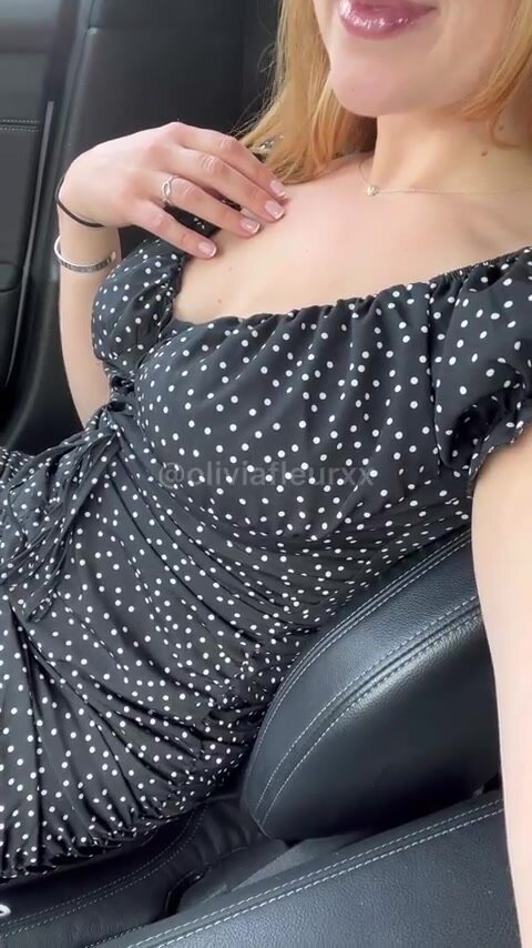 I challenge you to keep your eyes on the road !