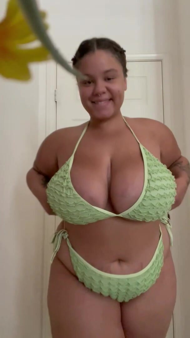 ur curvy lil summer slut