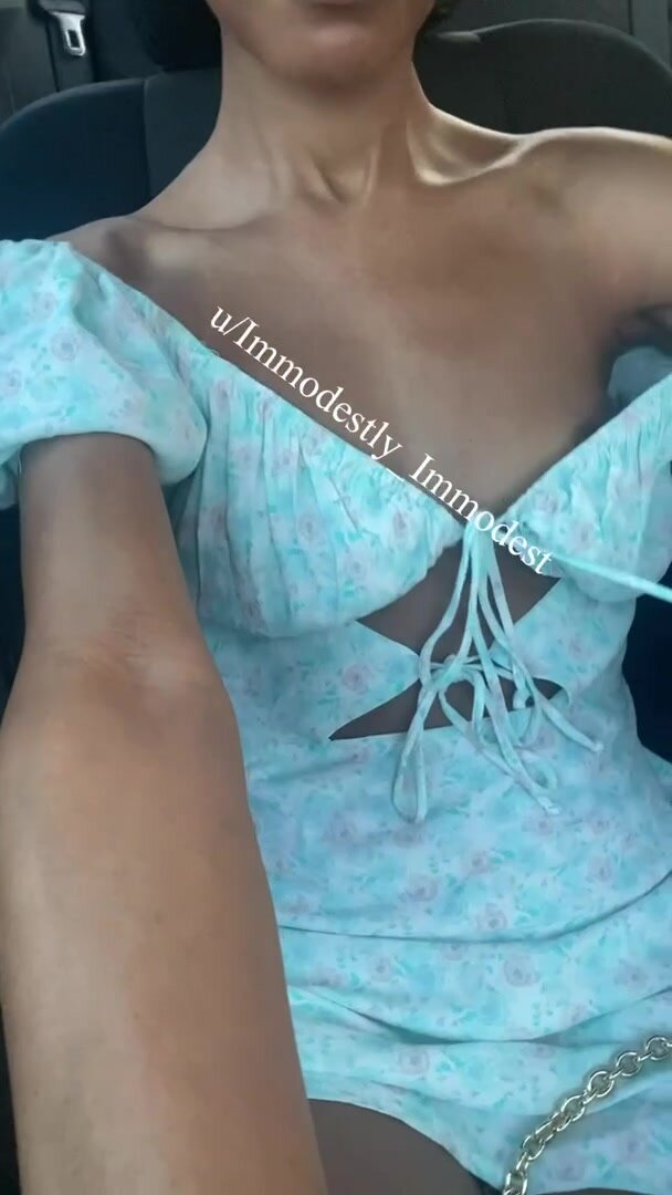 Post dinner striptease on the drive home