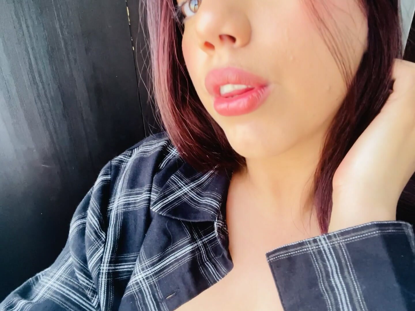 Sexy tit here for you