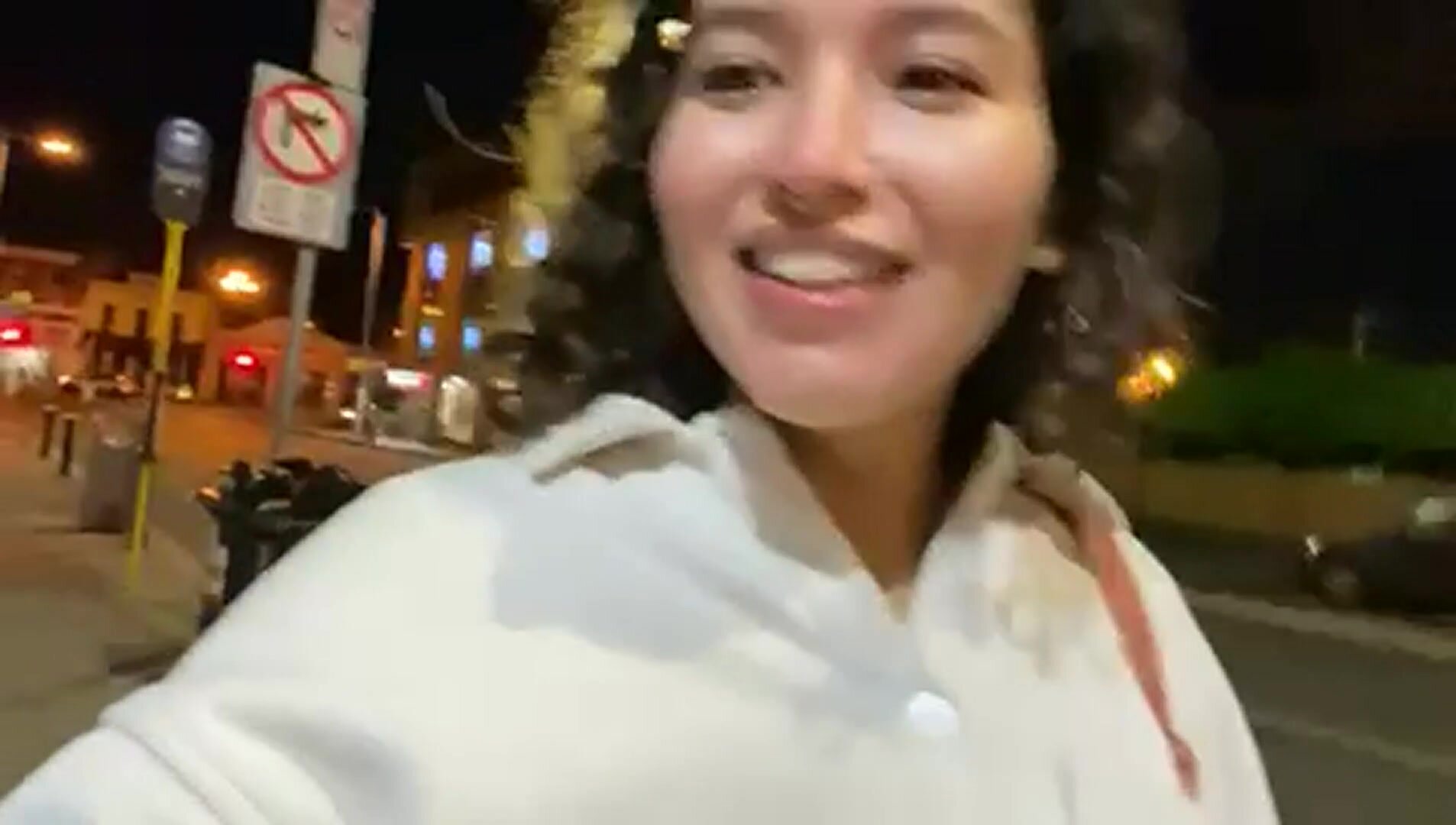 I love flashing my titties in public!