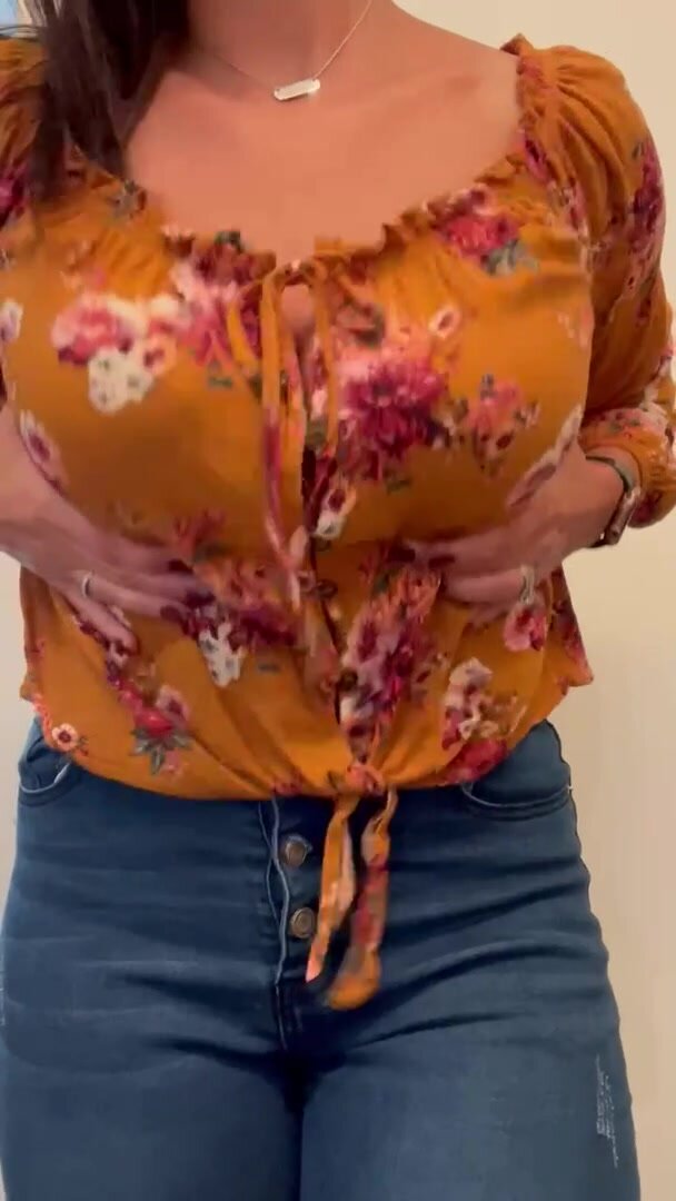 TGIF y’all! Let’s start the day off right by me flashing you