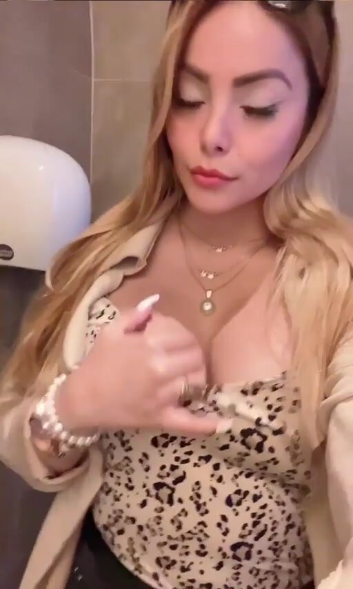 I went to dinner and I didn't wear a bra