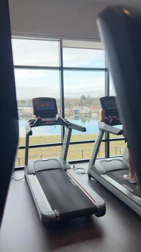 I always get so horny at the gym ;)