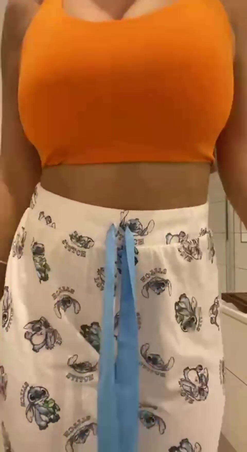 Mommy has curves in all the good places